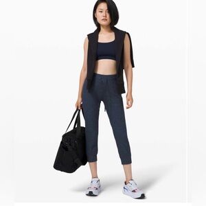 Lululemon Ready to Rulu Jogger Crop
Heathered True Navy / Black